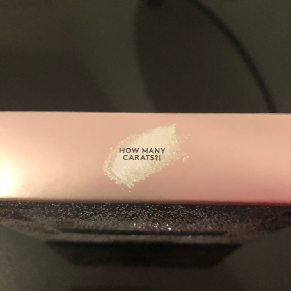 FENTY BEAUTY Diamond Bomb All-Over Diamond Veil💎 - Picture 8 of 8